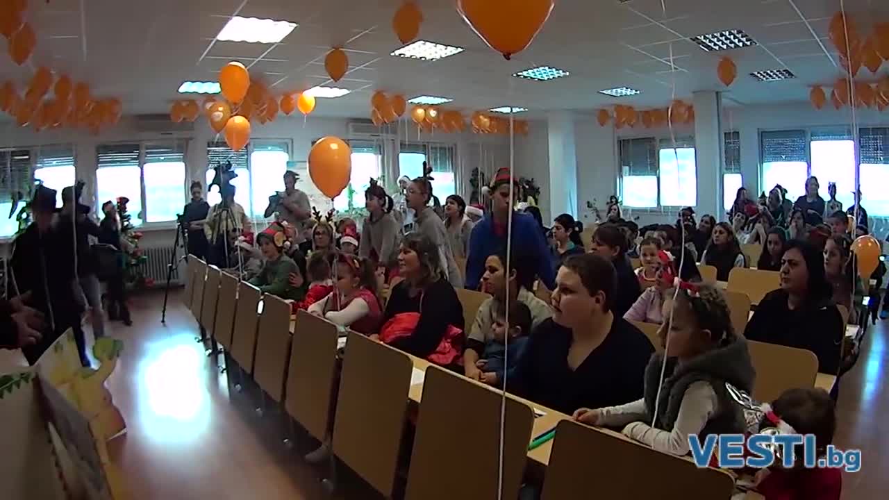 Дядо Коледа зарадва болни деца