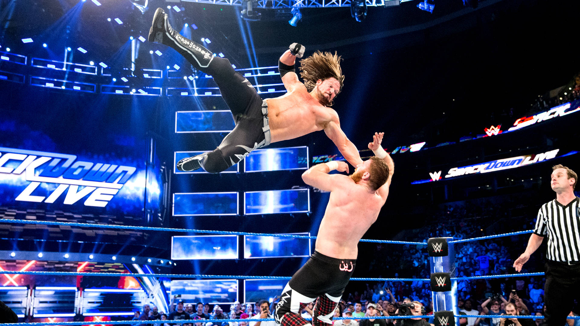 16 пъти, в които Ей Джей Стайлс атакува с трамплин: WWE Fury, 4 Юни, 2017