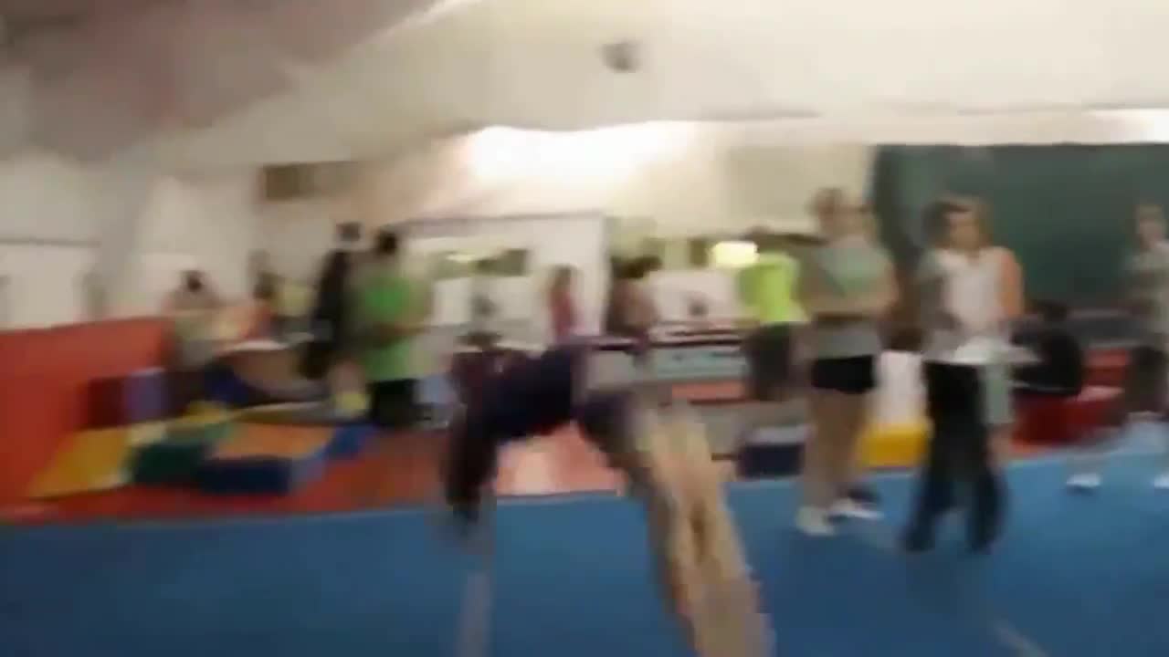 Тъпи, тъпи колко да са тъпи ! Много смях !!