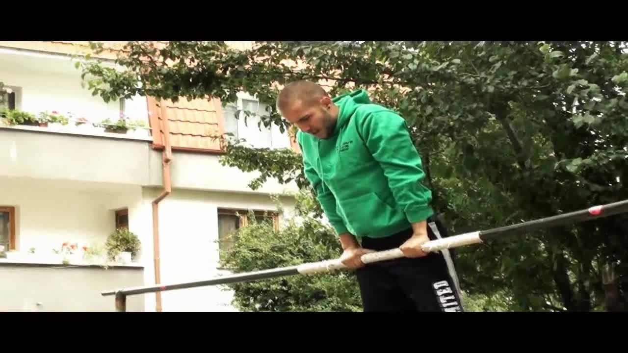 Лудият коментатор и t4