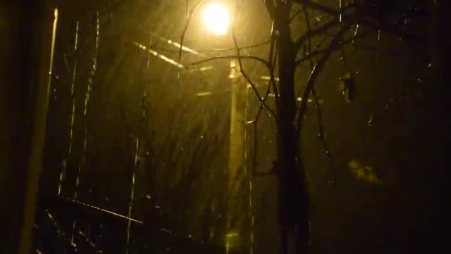 Нощен, пороен дъжд в Разград