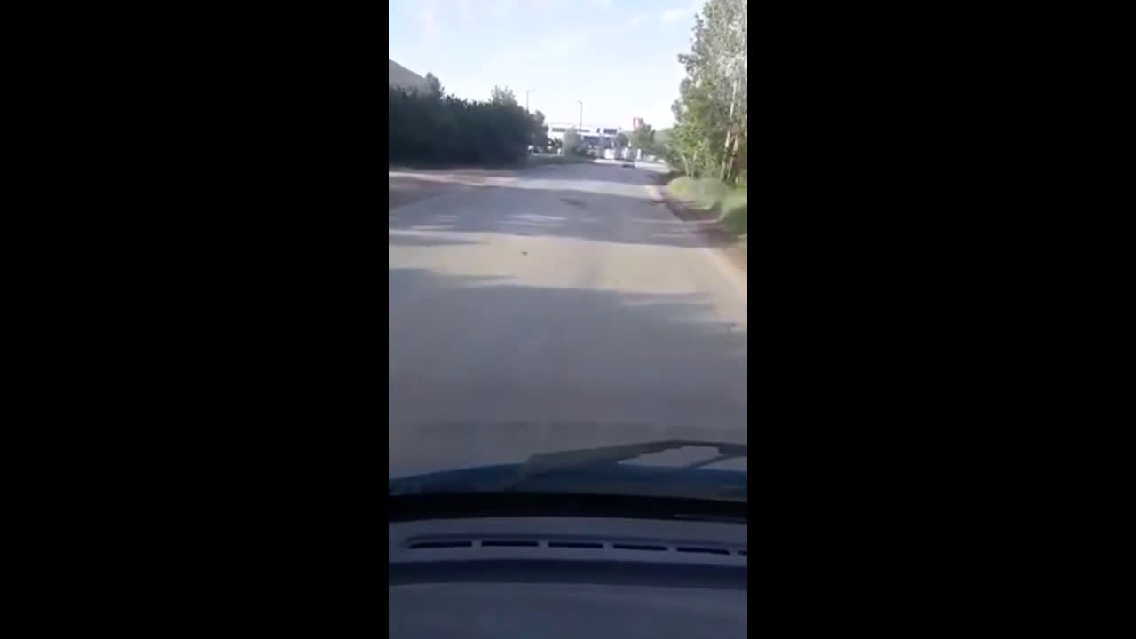 Разбити пътища