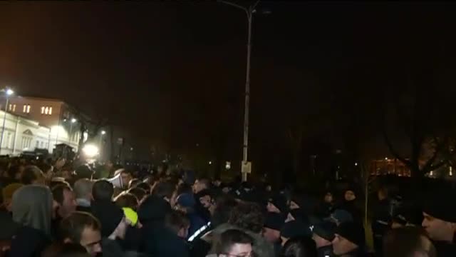 Напрежение на протестите, блокирали центъра на София - продължение