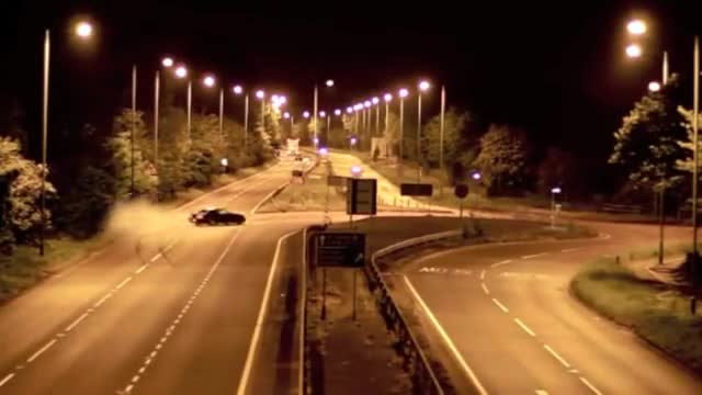 >Супер дрифт с Nissan Skyline !