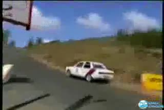 Много лудо взимане на завой 