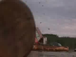 Ето Какви Бруталности Стават Когато Возиш Дървени Трупи