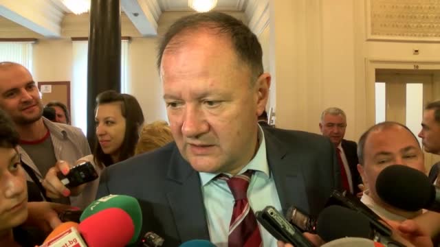 Миков: Управляващите да се стегнат и да поработят малко