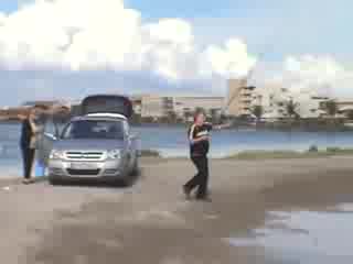 Акулата Реми [Remi Gaillard]
