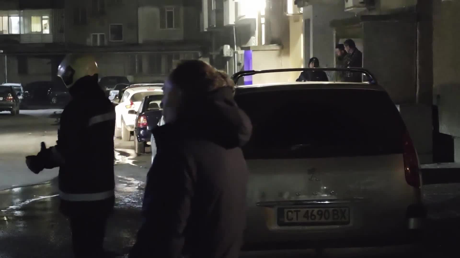 Три коли изпепелени при съмнения за умишлен палеж в Казанлък