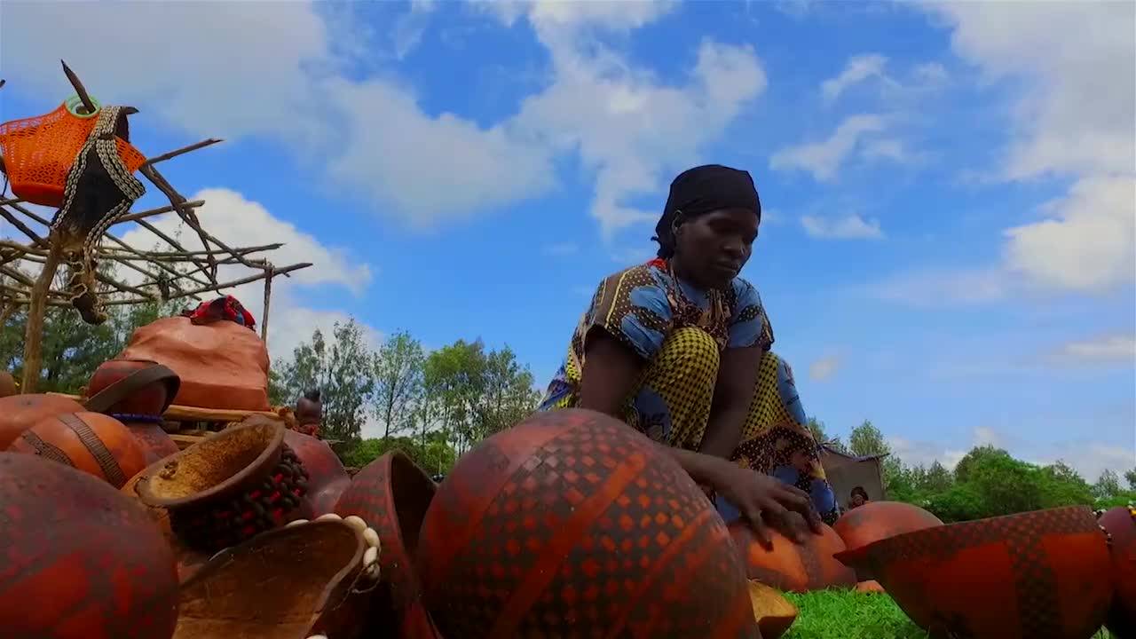 Практикуват ли женско обрязване племето Ари ("Без багаж" еп.143 трейлър)?