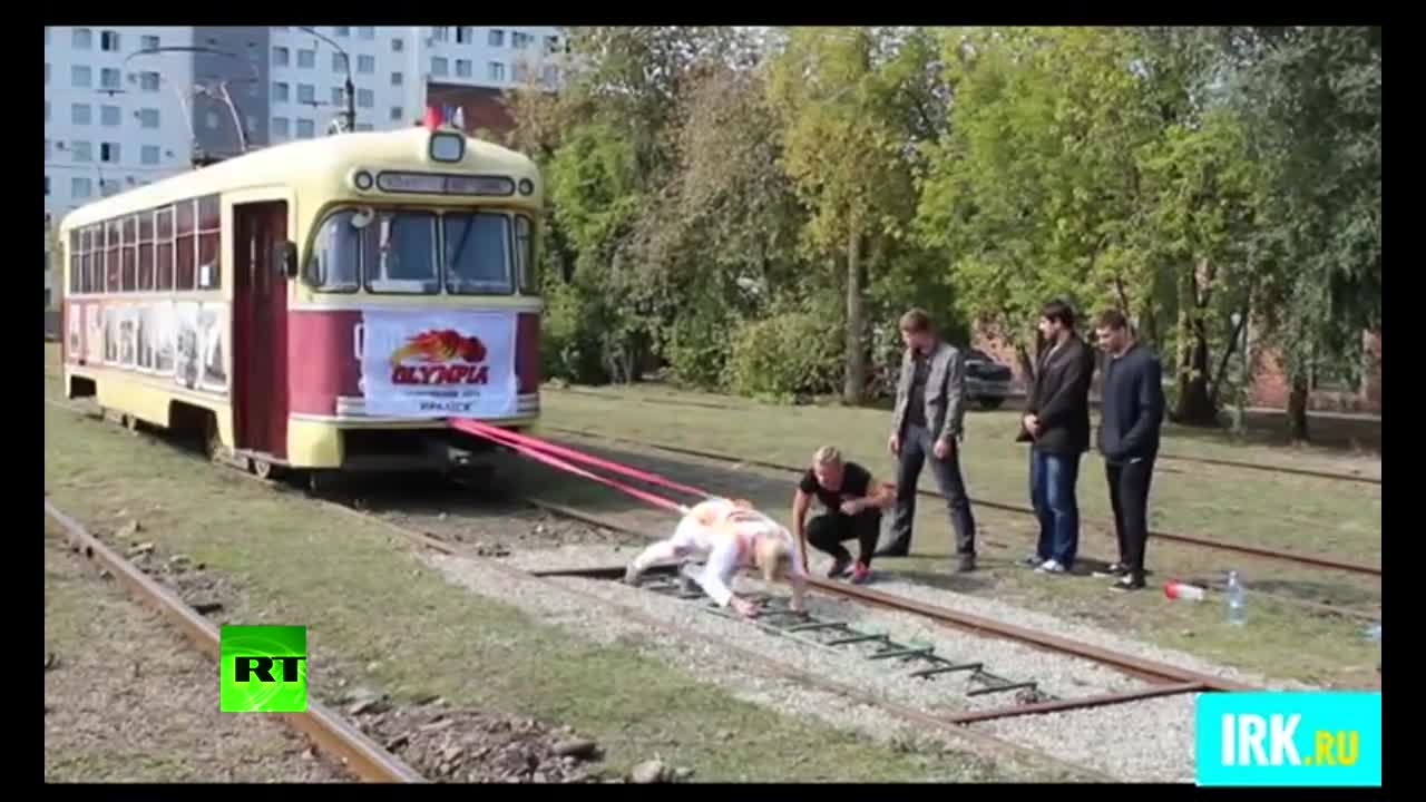 За да проумеете истинската сила на коравите руски мъже, трябва да видите какво могат руските жени