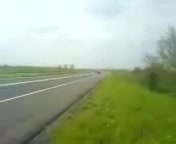 Полицай се опитва да спре Ferrari !