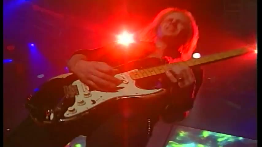 Dio - Rainbow In The Dark
