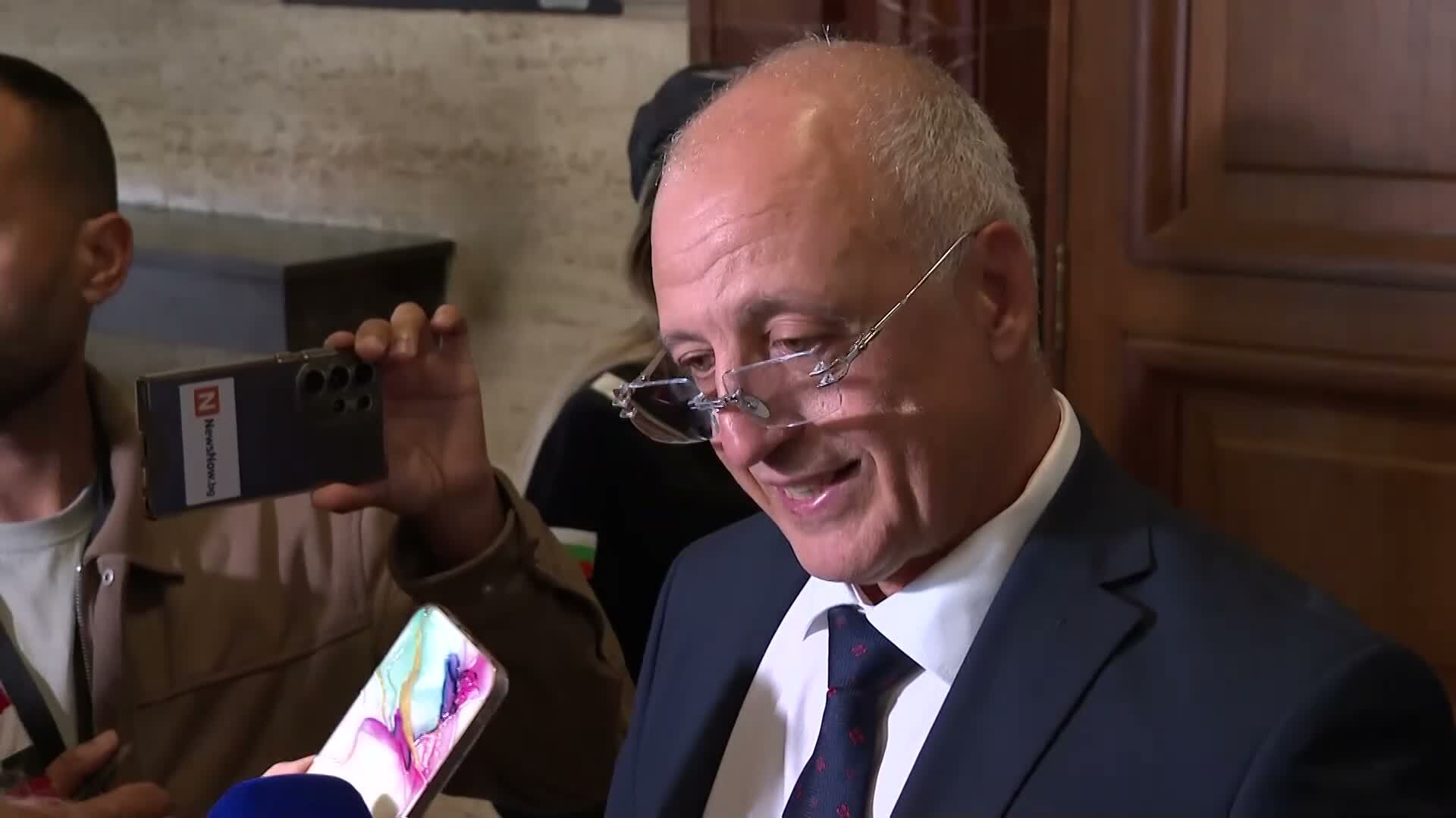 Шефът на НСО Емил Тонев: Видях грешки на нашите служители, подал съм оставката си