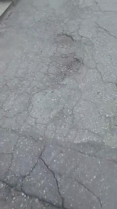 Разбитите улици на кв. "Драгалевци"