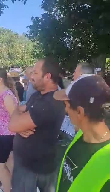 Жители на селата Попович и Дюлево протестираха заради опасен път