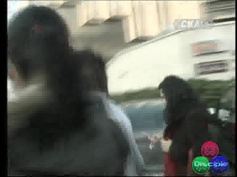 Бой Между Денислав И Репортерка на Сигнално Жълто 03.05.2008 High-Quality
