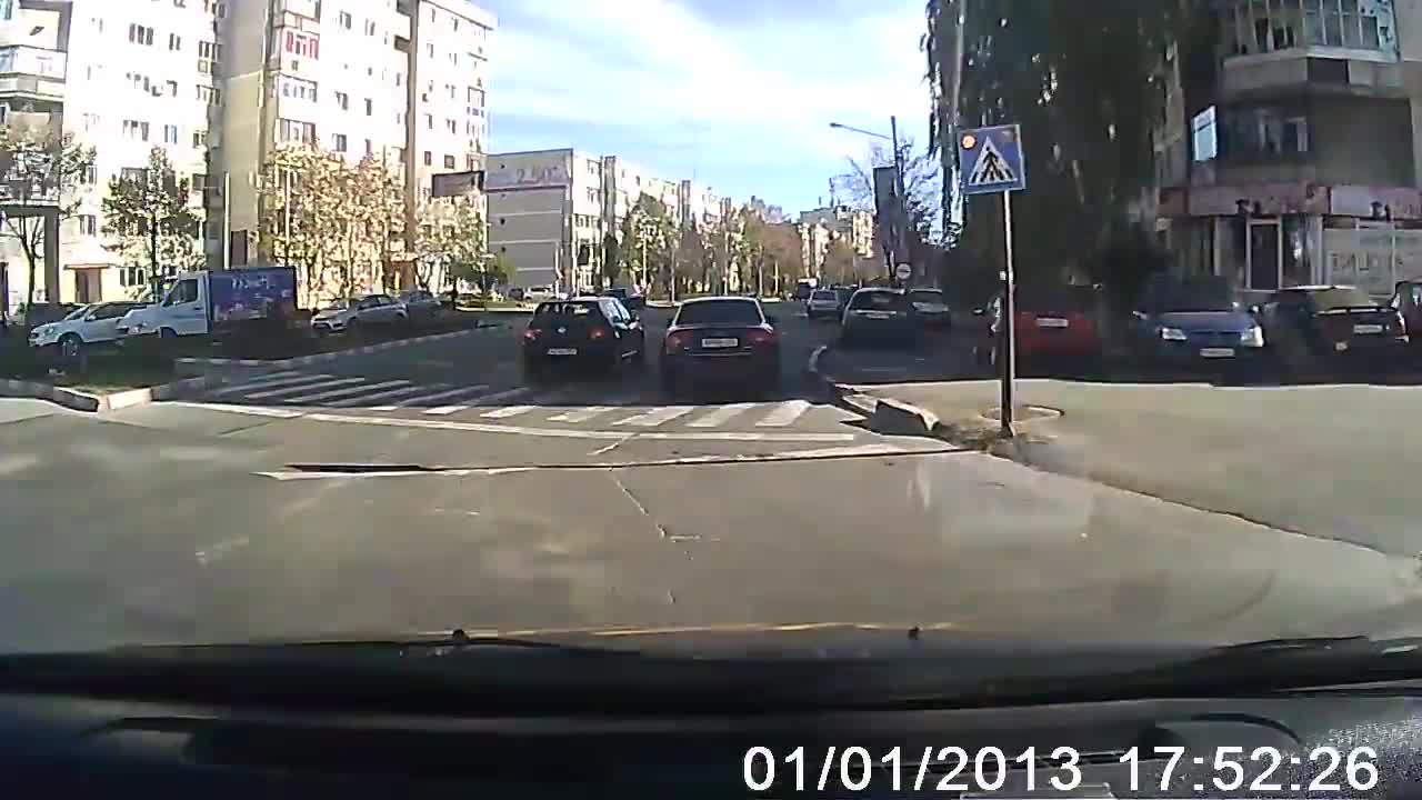 Ето така се прави бърза измама на пътя с цел да се изкара някой лев за 2 секунди!
