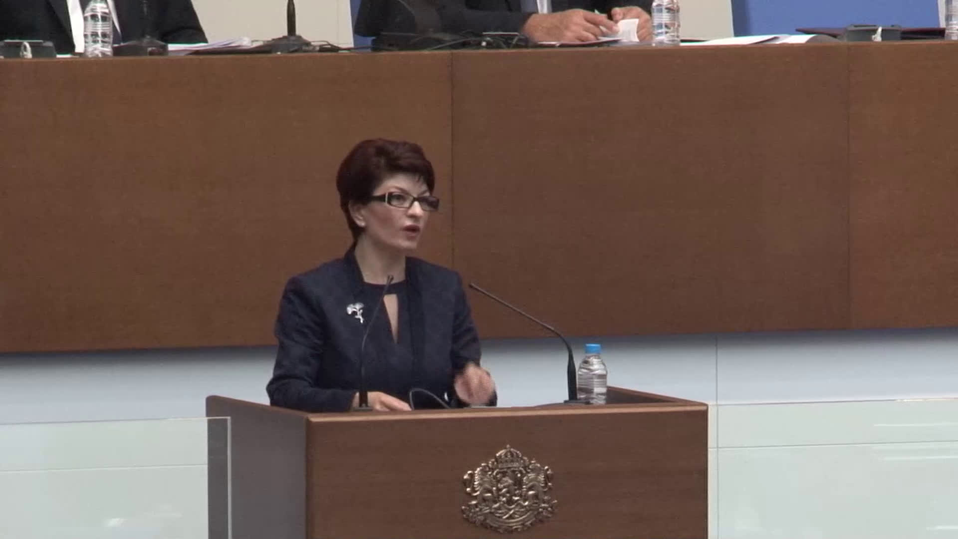 Народното събрание разисква искането за оставка на Цвета Караянчева (ОБЗОР)