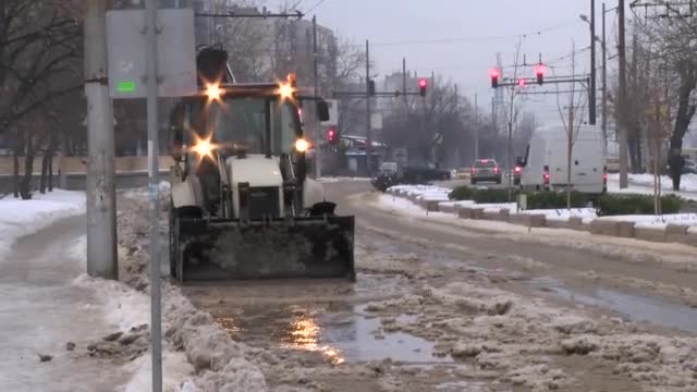 ВиК авария превърна казанлъшки булевард в ледена река