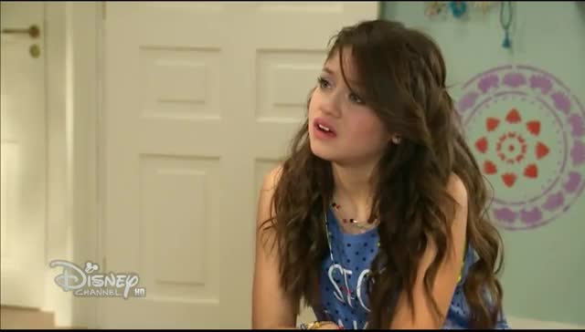 Soy Luna 2 - Луна и Нина говорят за Матео - епизод 3 + Превод