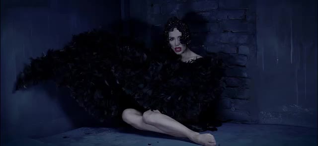Пародия! Яница- В пет ми звънни, 2016