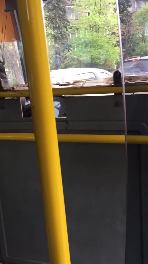 Тютюнопушене в автобус 204 / гр. София