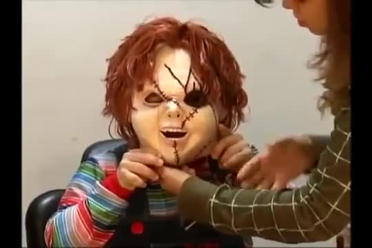 Скрита Камера Куклата Чъки Плаши Хората