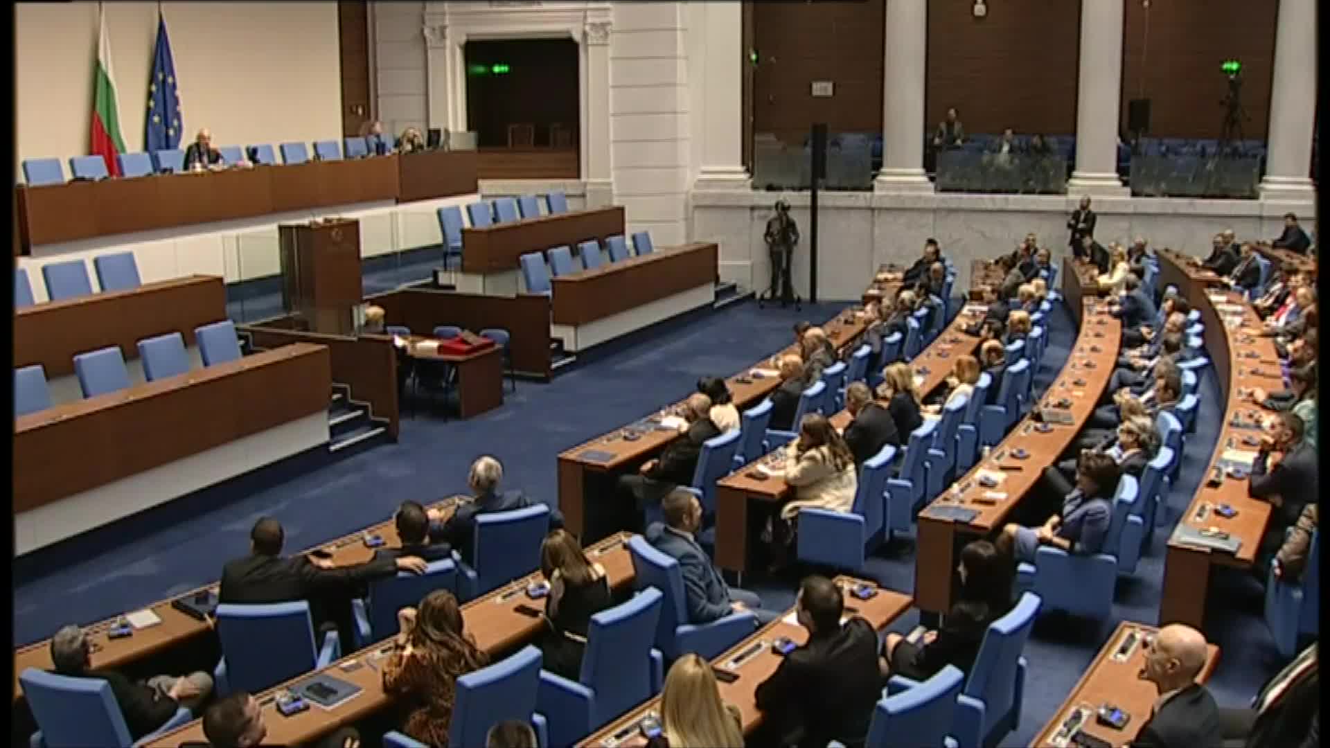 Рекордният 9-и опит завърши неуспешно: Депутатите не избраха председател на НС
