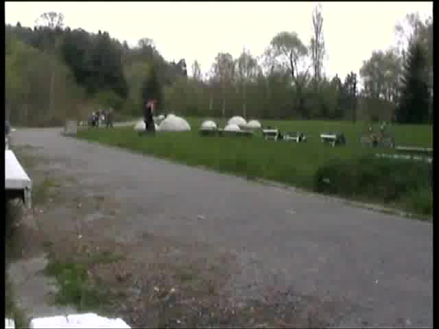 No Connection - Пръднички в парка - скрита камерка 