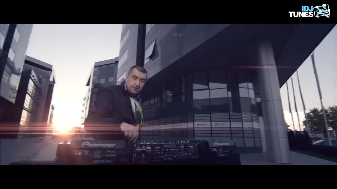 Dj Shone Feat. Mc Stojan 2013 / 14 - Nadji Mi Zamenu (official Video)- Prevod