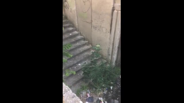 Изоставен подлез...
