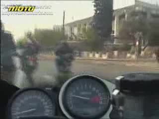 така се кара мотор в града