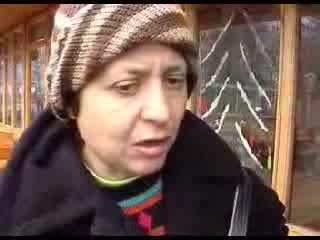 Уникално Тъпа Баба Обяснява Как Се Опложда Жена?!