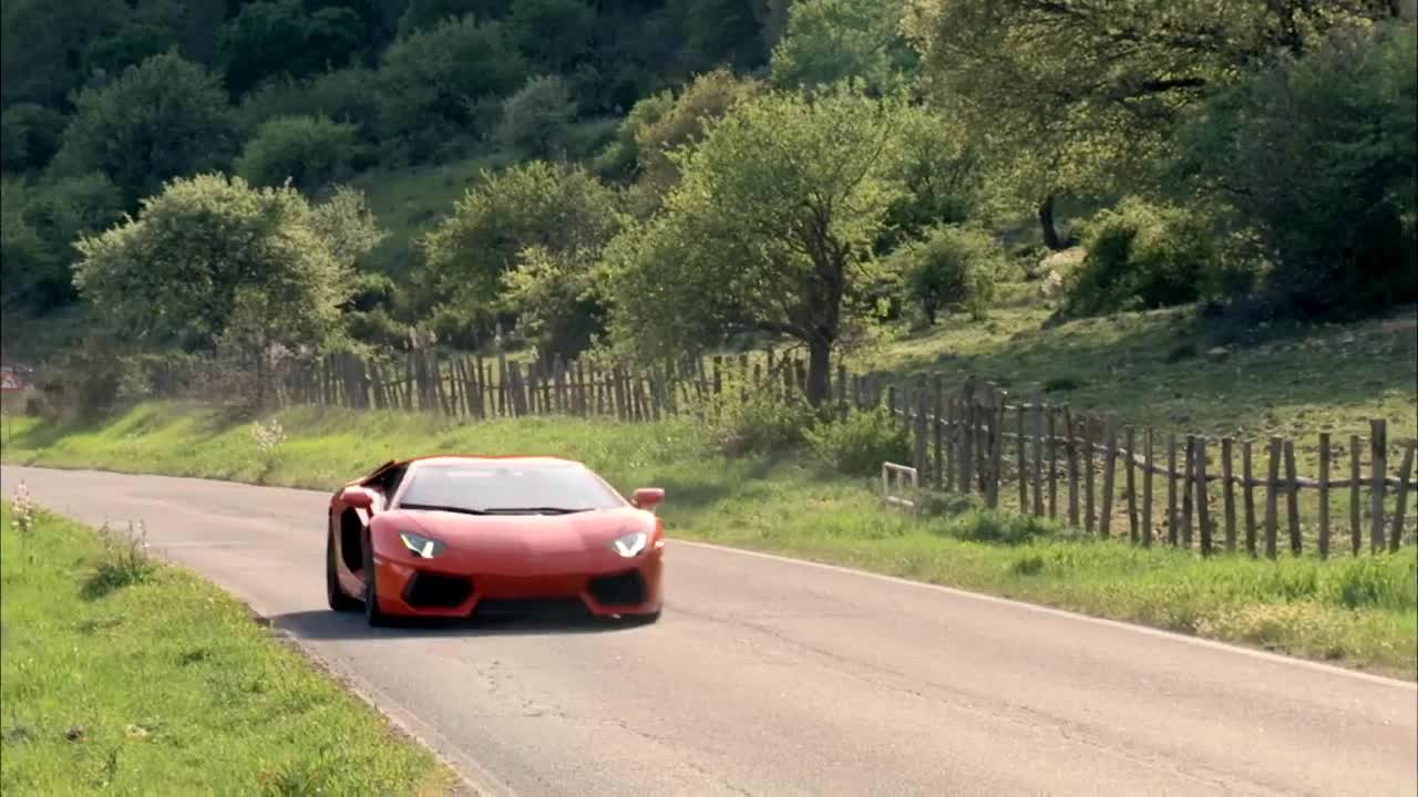 Lamborghini Aventador и Боинг Dreamliner