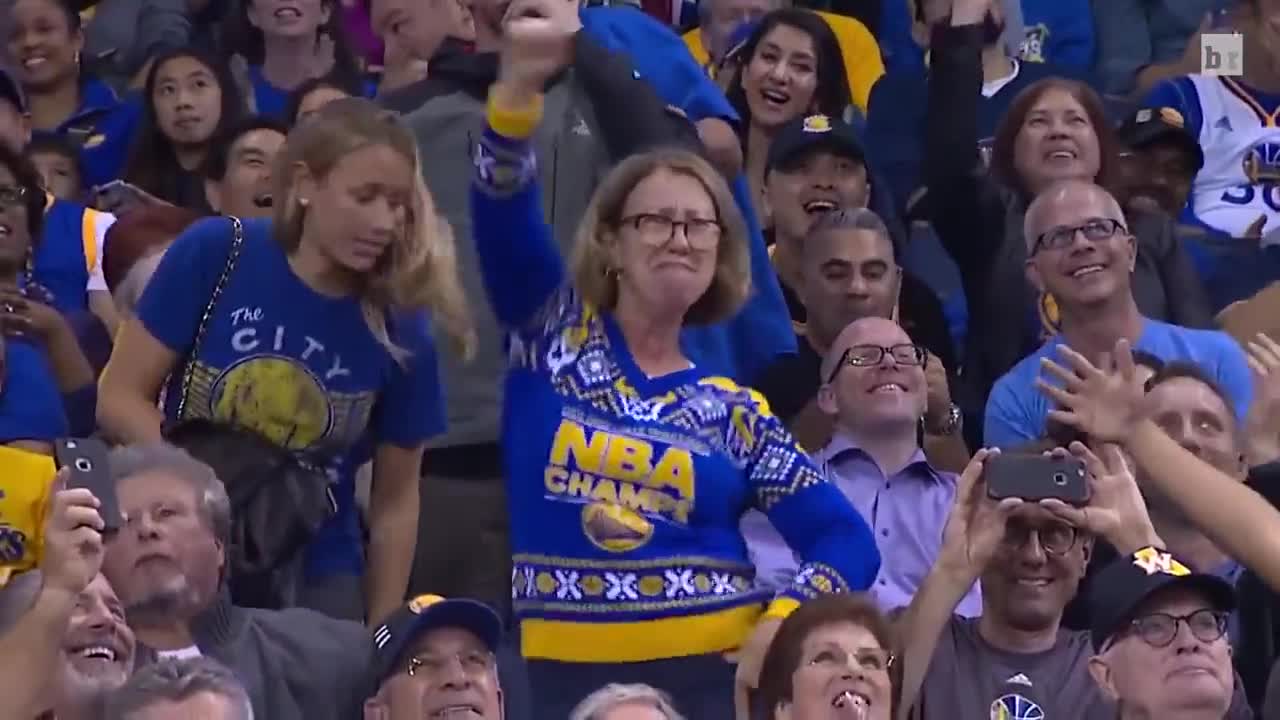 Когато заведете майка си на N B A мач!
