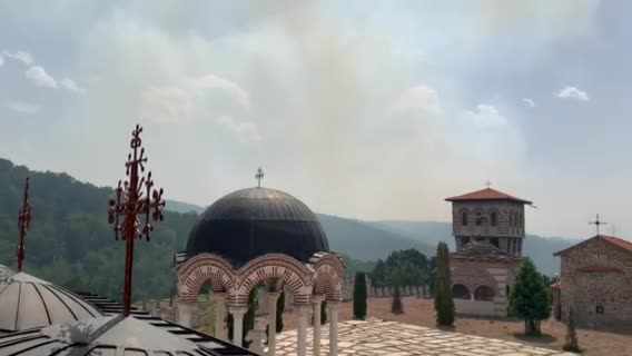 МОЯТА НОВИНА: Пожар в близост до Черногорския манастир