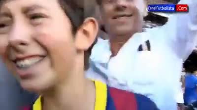 Трогателно! Пике разплака детенце, подари му фланелката си!