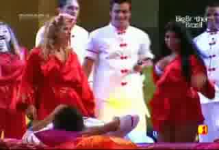 Big Brother - Швеция Момичета Правят Страхотен Стриптийз