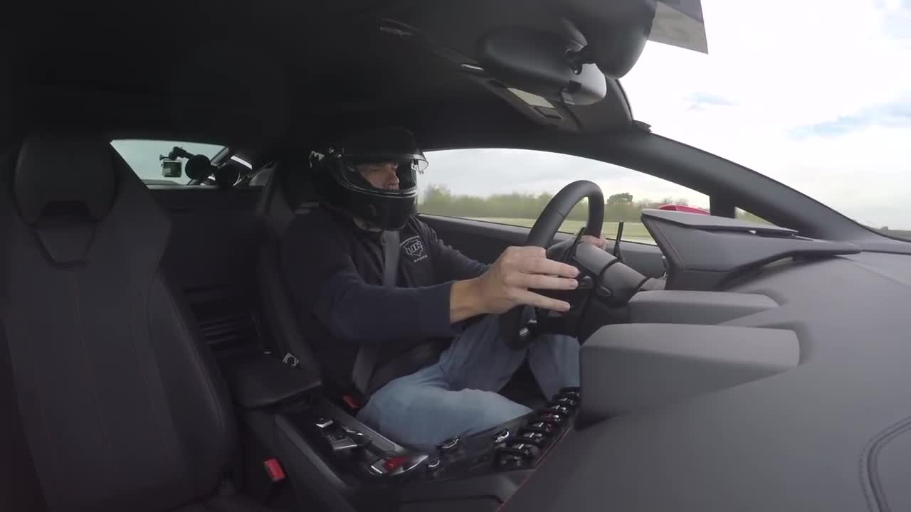 Lamborghini Huracan получи нови скорости и сила от Underground Racing