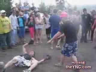 Брутален нокаут с един удар 