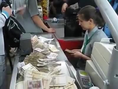 Руснаци си купуват бира - вижте как платиха !