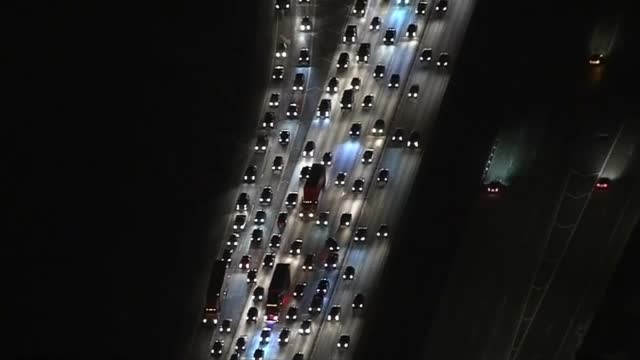Пожар обхвана над 2 000 акра гори в Калифорния
