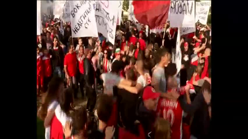 Феновете на ЦСКА искат справедливост за клуба