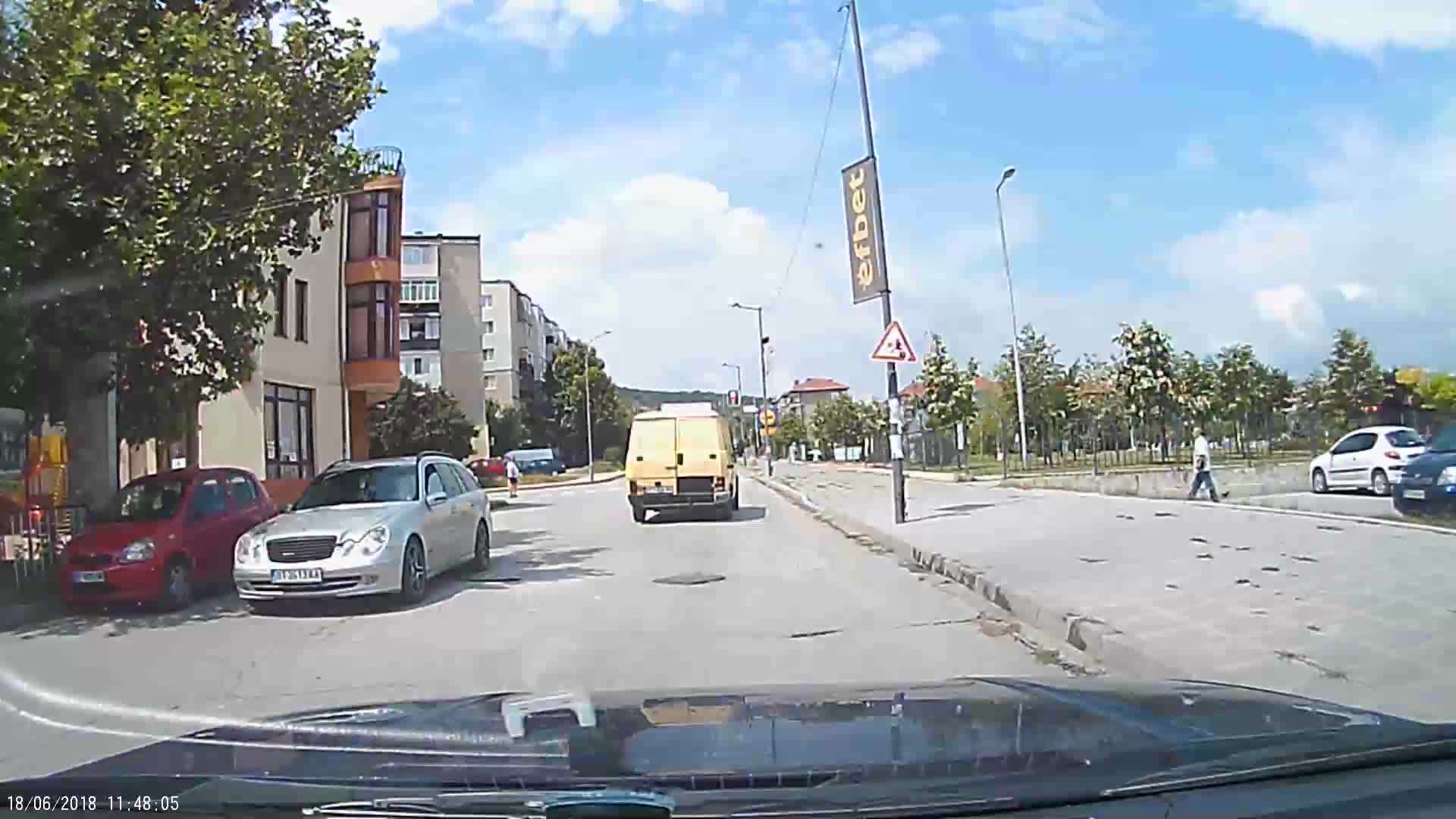 За малко пътен инцидент