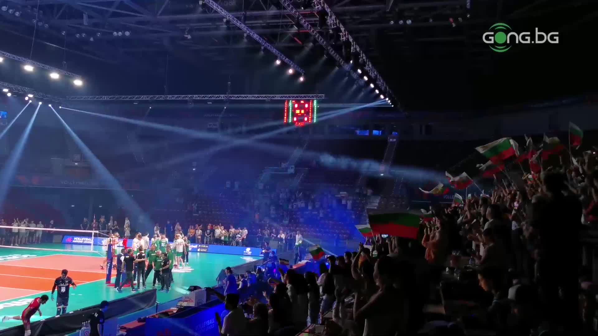Радостта в "Арена Армеец" след победната точка за България срещу Иран