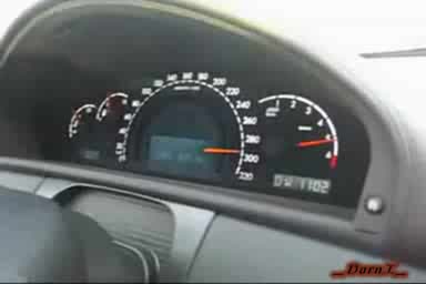 Със 300 Км В Мерцедес