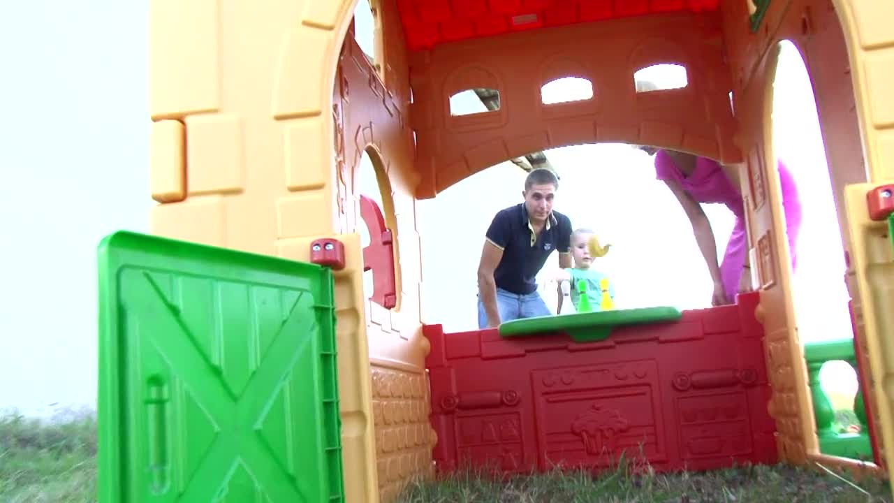 Игра с племенника на Слави