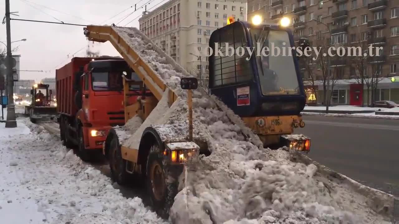 Добра съвременна технология за почистване на пътищата!