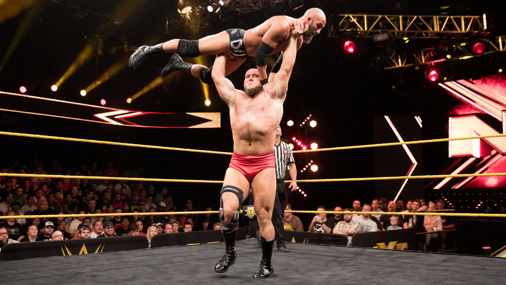 #DIY vs. Дилън Майли & Майкъл Блейс: WWE NXT, 12 Април 2017